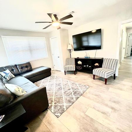 4/2 Home Close To Beach, Centrally Located! Gulfport Exterior foto