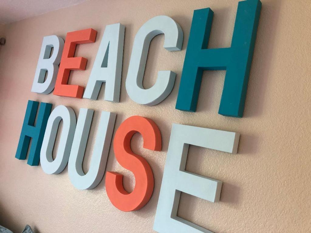 4/2 Home Close To Beach, Centrally Located! Gulfport Exterior foto
