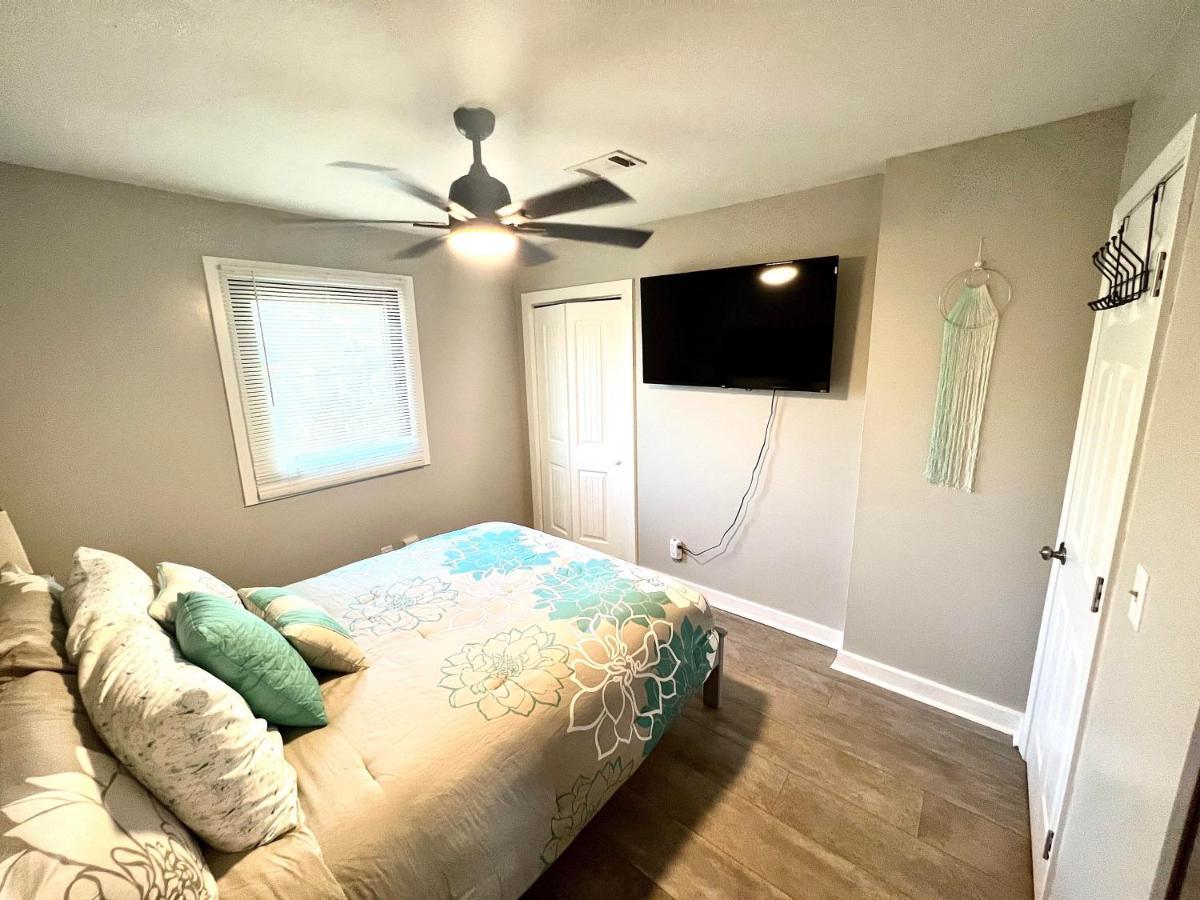 4/2 Home Close To Beach, Centrally Located! Gulfport Exterior foto