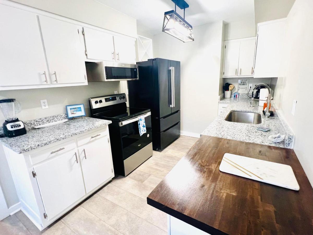 4/2 Home Close To Beach, Centrally Located! Gulfport Exterior foto