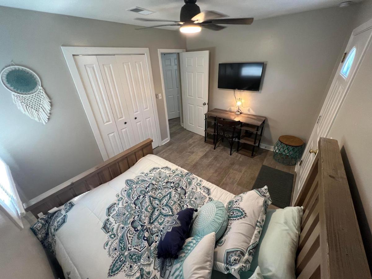 4/2 Home Close To Beach, Centrally Located! Gulfport Exterior foto