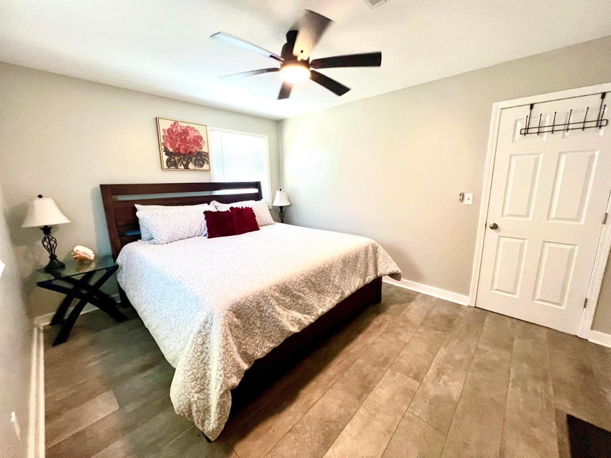 4/2 Home Close To Beach, Centrally Located! Gulfport Exterior foto