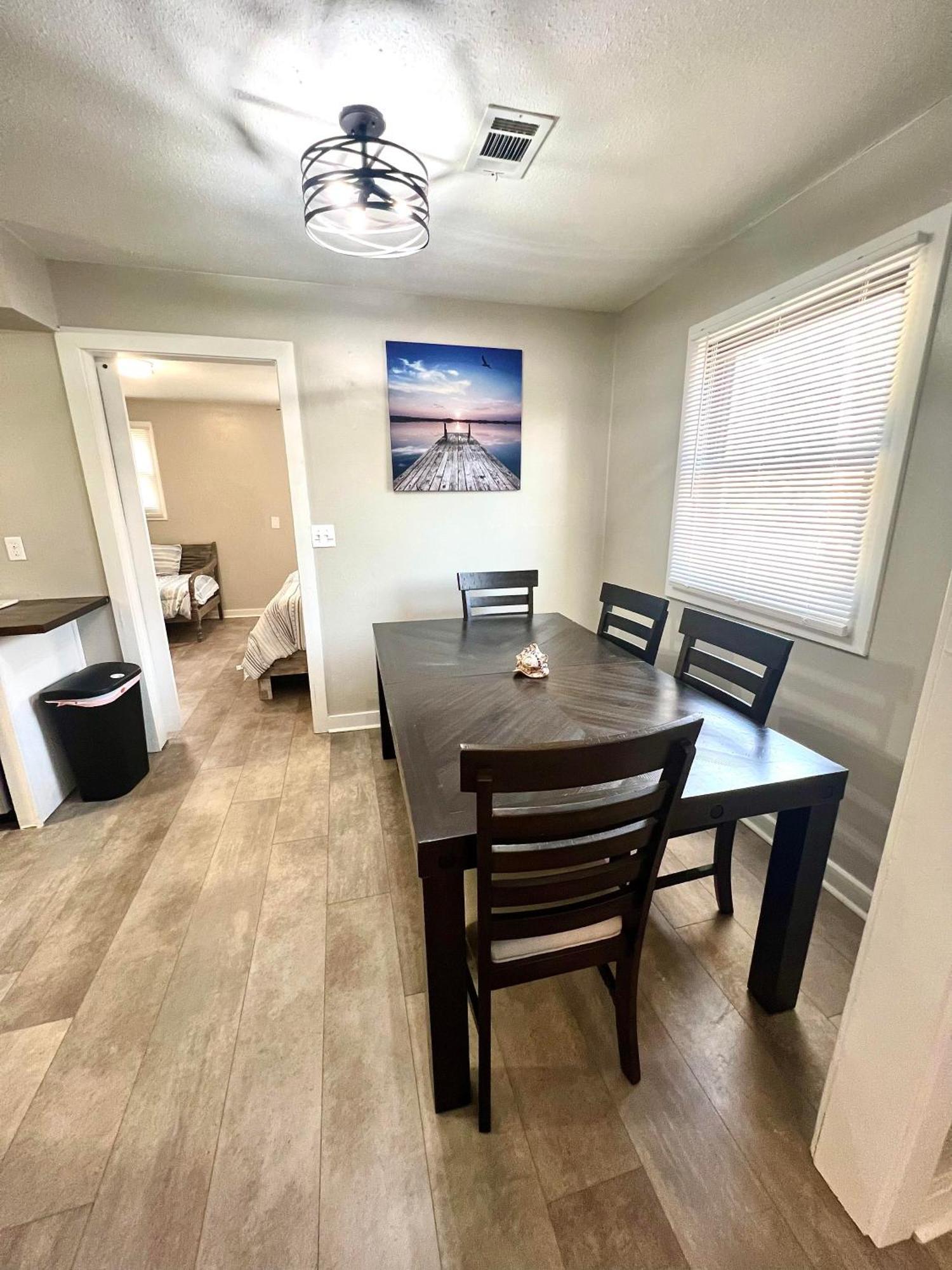 4/2 Home Close To Beach, Centrally Located! Gulfport Exterior foto