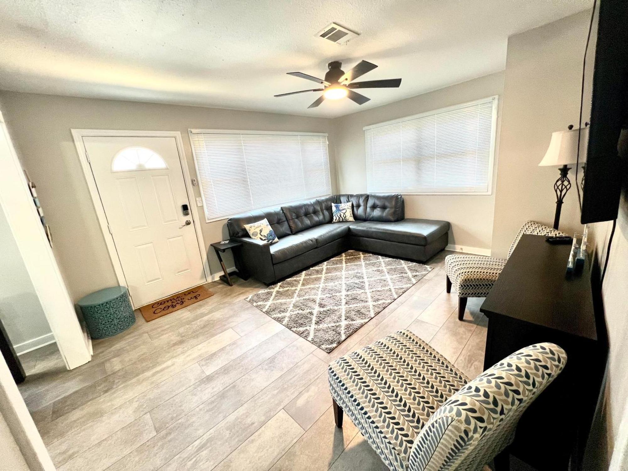 4/2 Home Close To Beach, Centrally Located! Gulfport Exterior foto